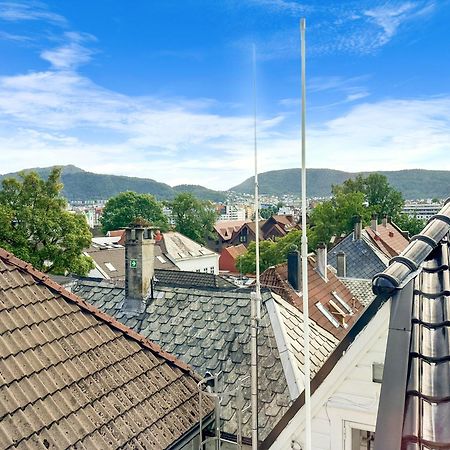 Apartament View To Bryggen - Renovated Dec 24 - Historic Cobblestone Street Bergen Zewnętrze zdjęcie