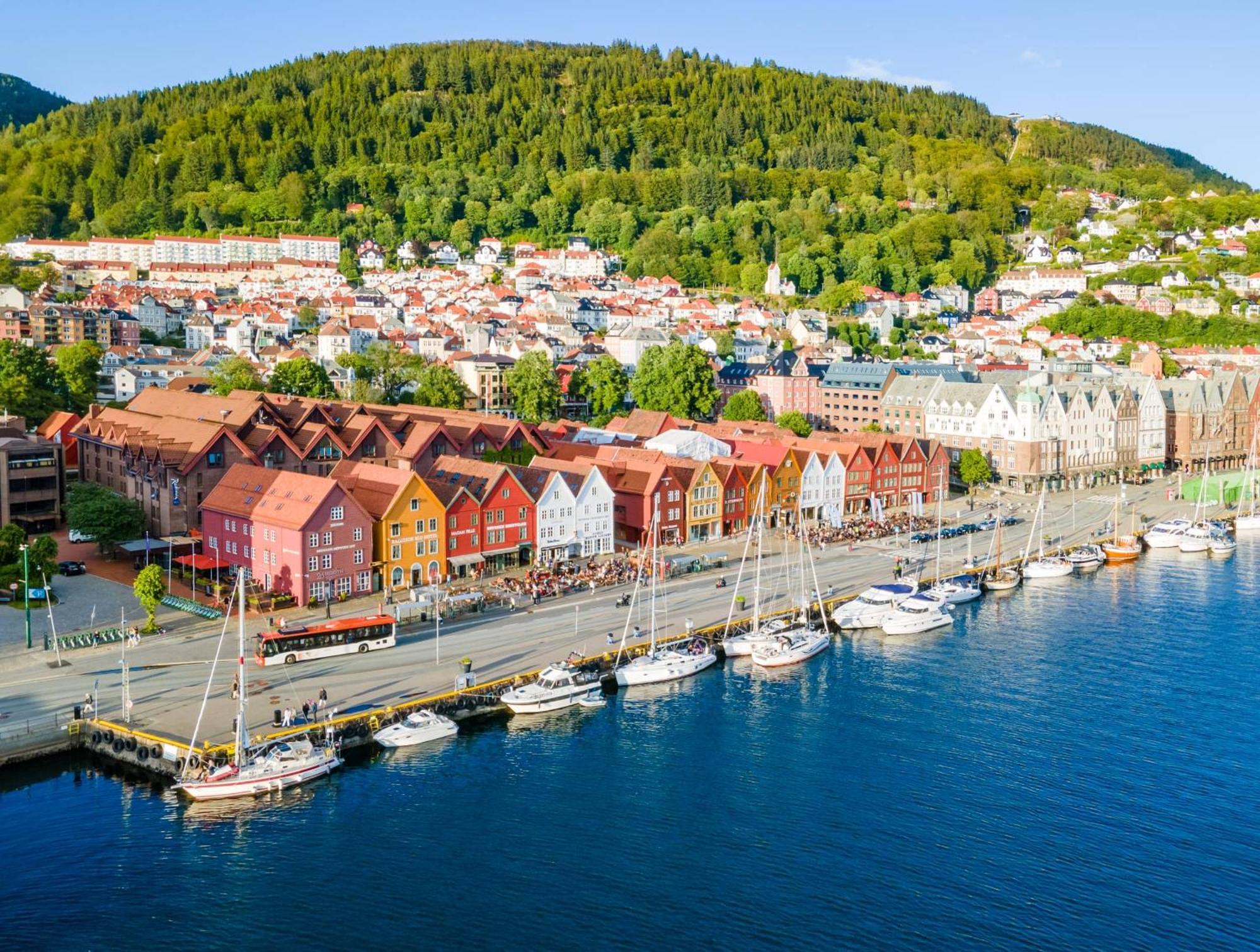 Apartament View To Bryggen - Renovated Dec 24 - Historic Cobblestone Street Bergen Zewnętrze zdjęcie