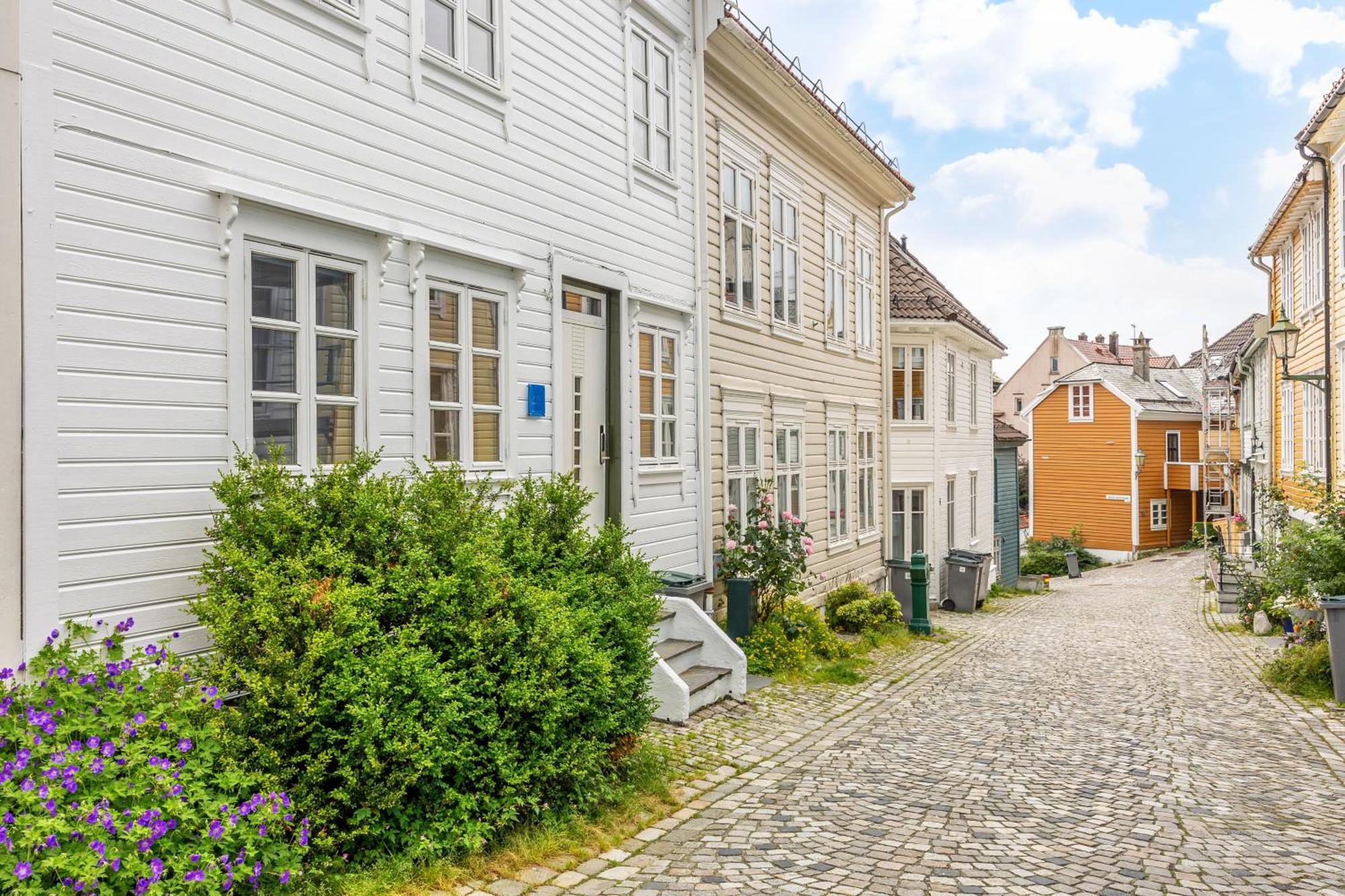 Apartament View To Bryggen - Renovated Dec 24 - Historic Cobblestone Street Bergen Zewnętrze zdjęcie
