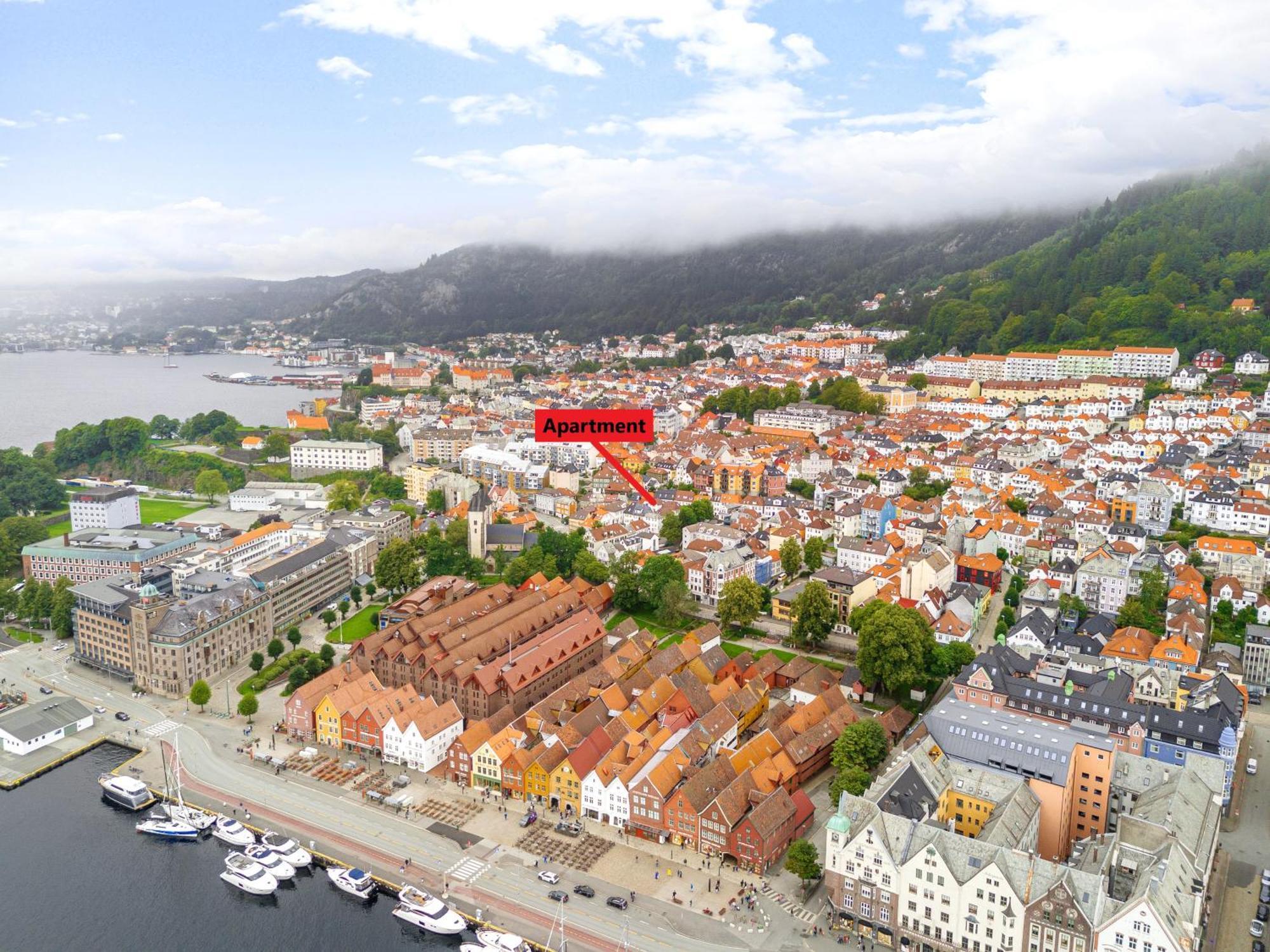 Apartament View To Bryggen - Renovated Dec 24 - Historic Cobblestone Street Bergen Zewnętrze zdjęcie
