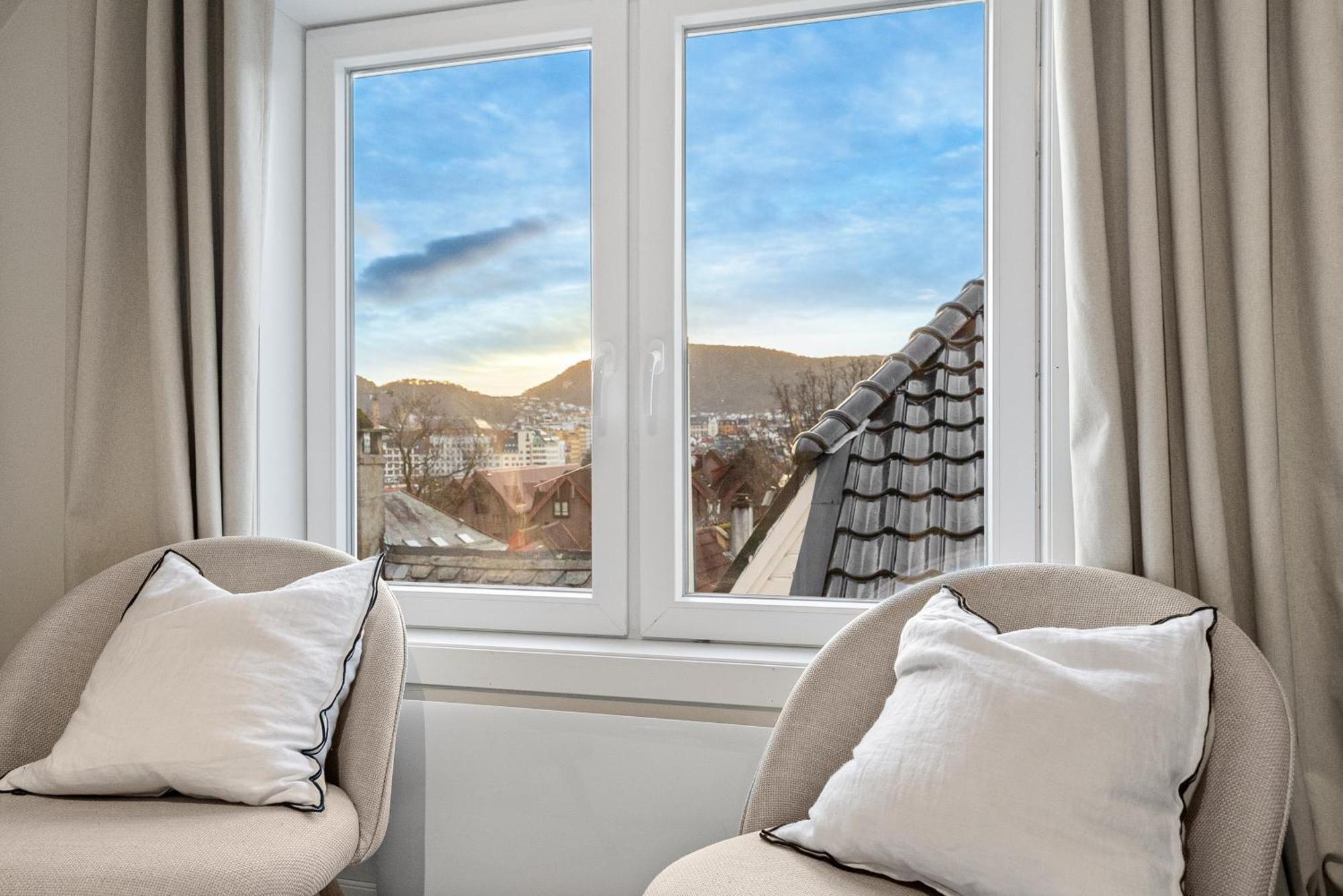 Apartament View To Bryggen - Renovated Dec 24 - Historic Cobblestone Street Bergen Zewnętrze zdjęcie